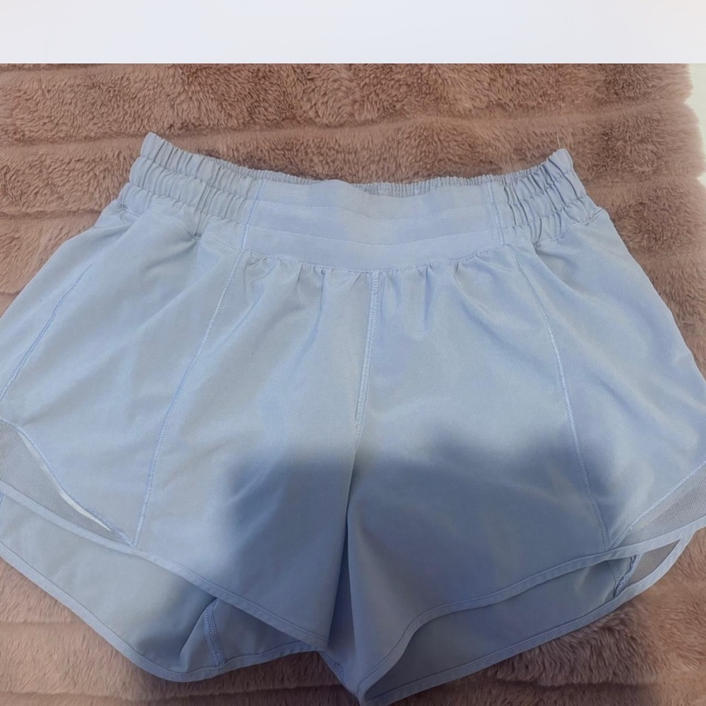 lululemon blue hotty hots 2.5 size 4 - never worn!